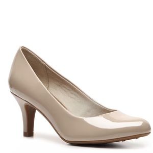 Nude 3in pump heel size 8 EUC Life stride